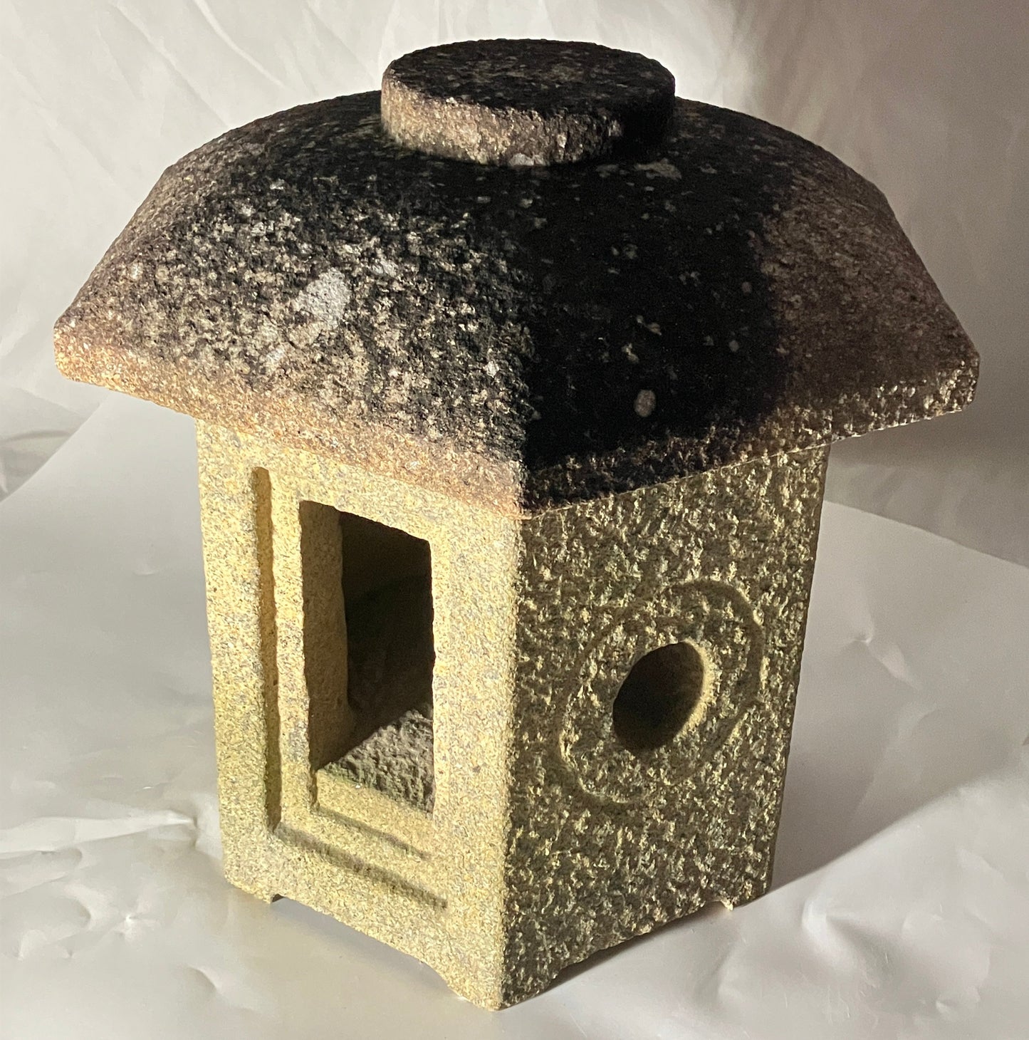 Sunshouan Stone Lantern