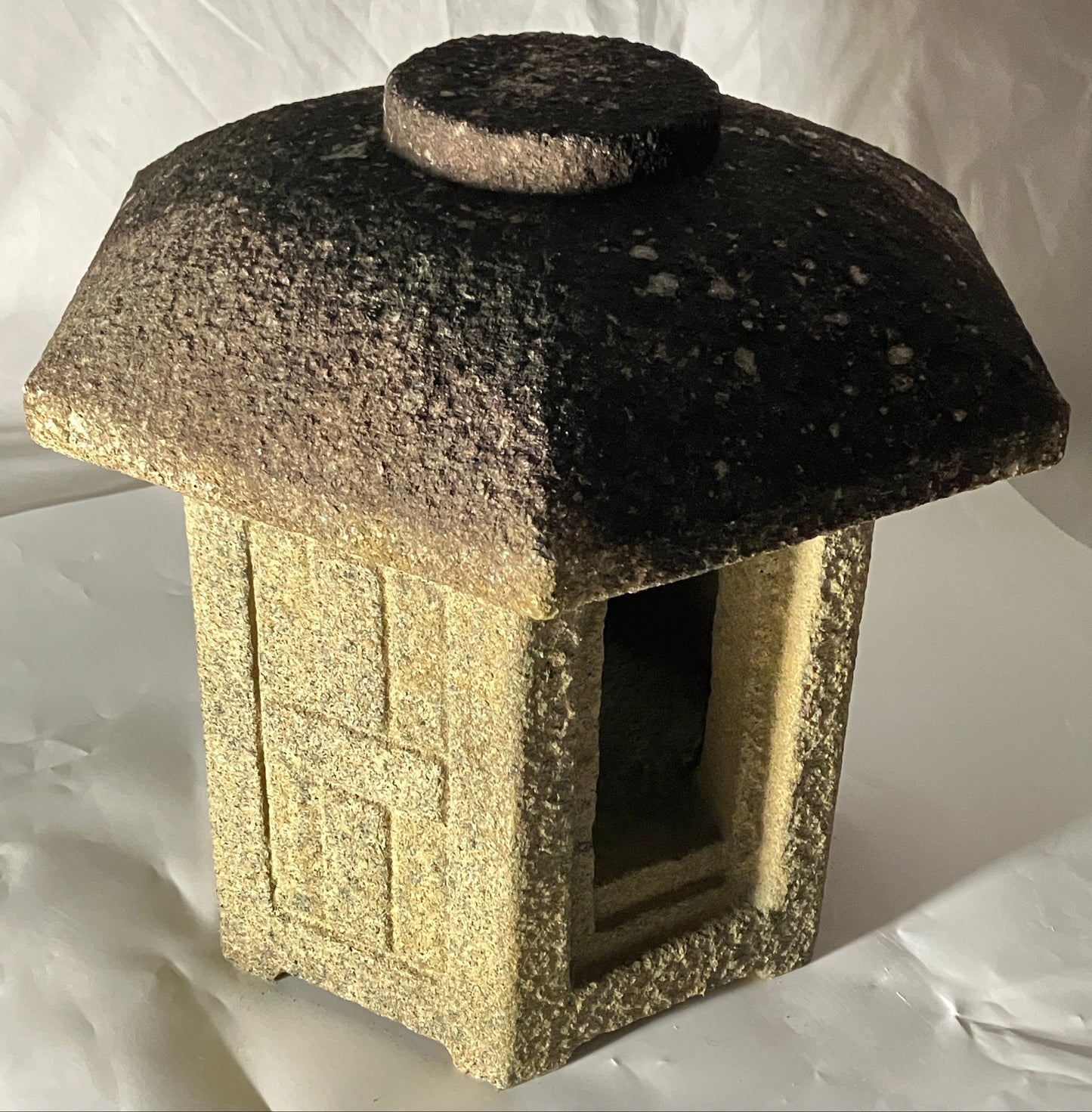 Sunshouan Stone Lantern