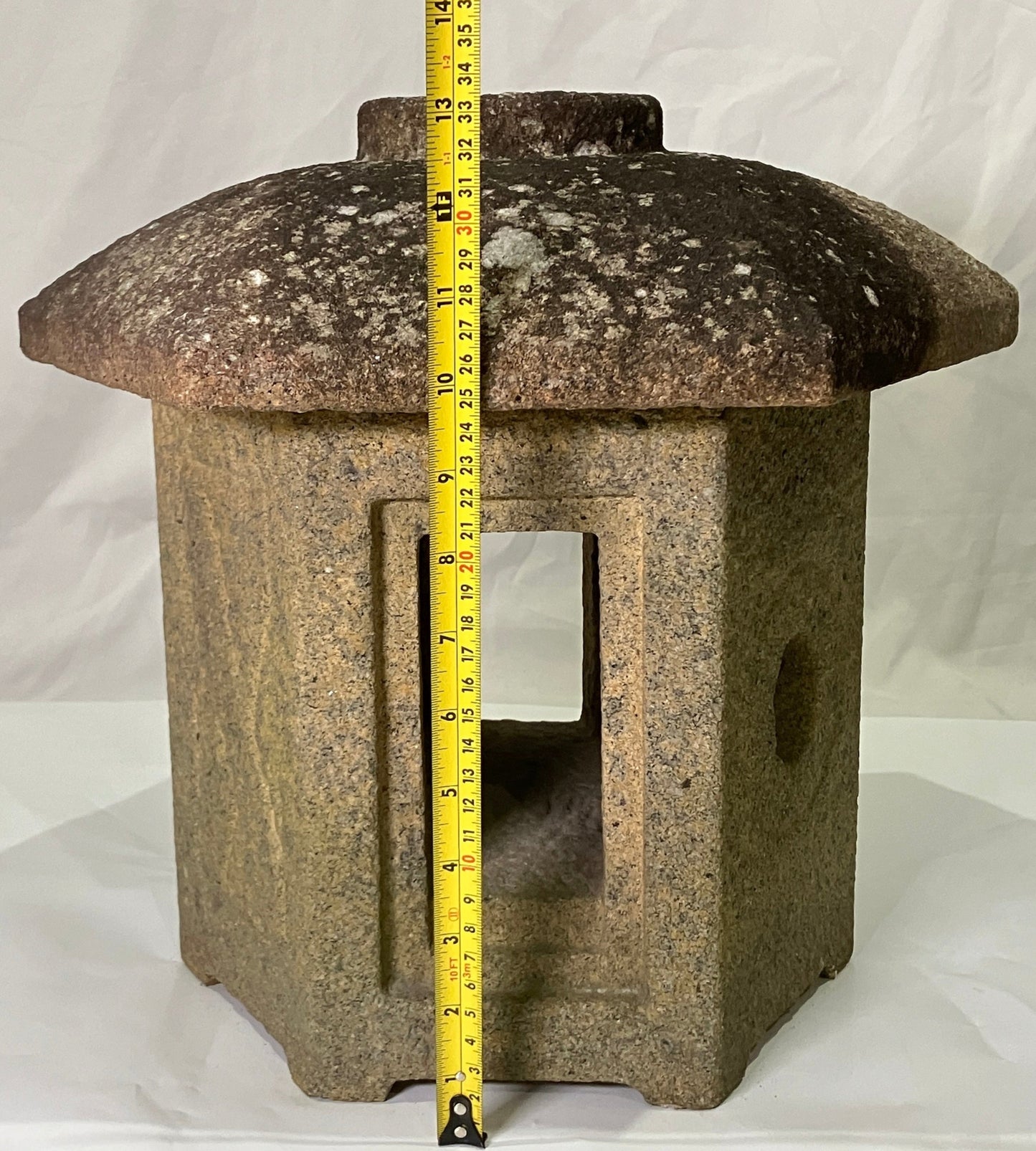 Sunshouan Stone Lantern