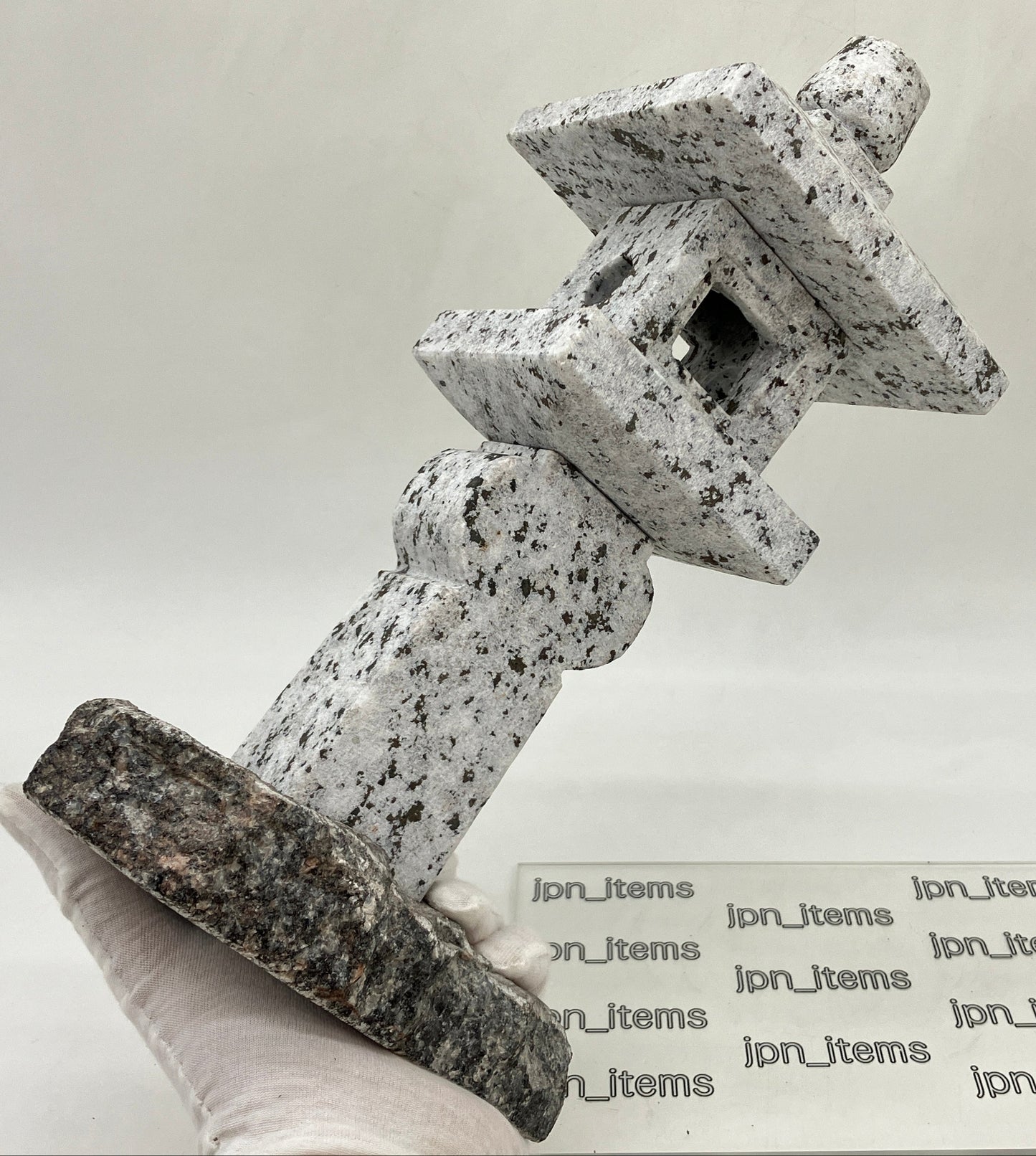 Oribe Stone Lantern