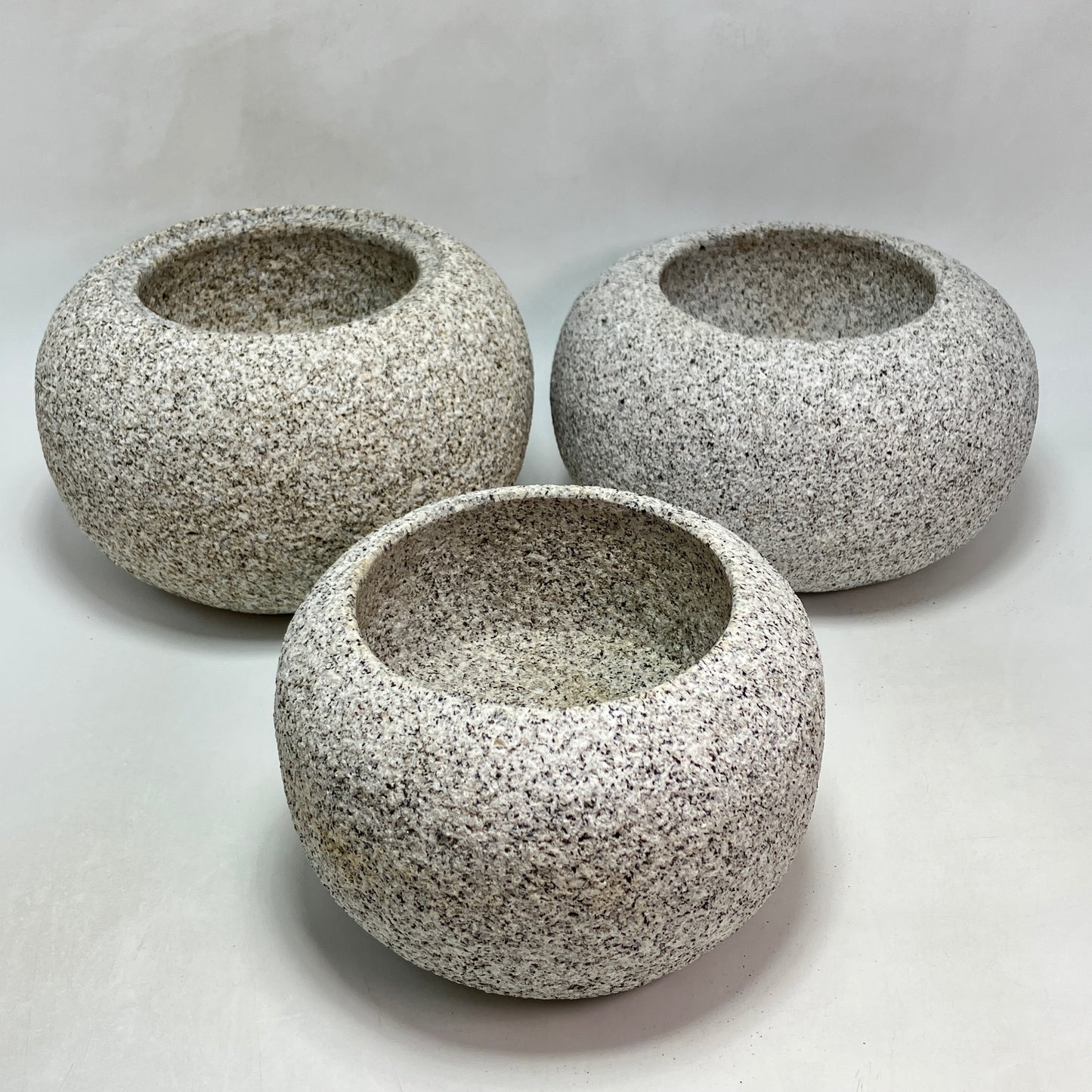 Small Granite Stone Water Bowl 6.6 in Chozubachi Japanese Garden Ornament Statue