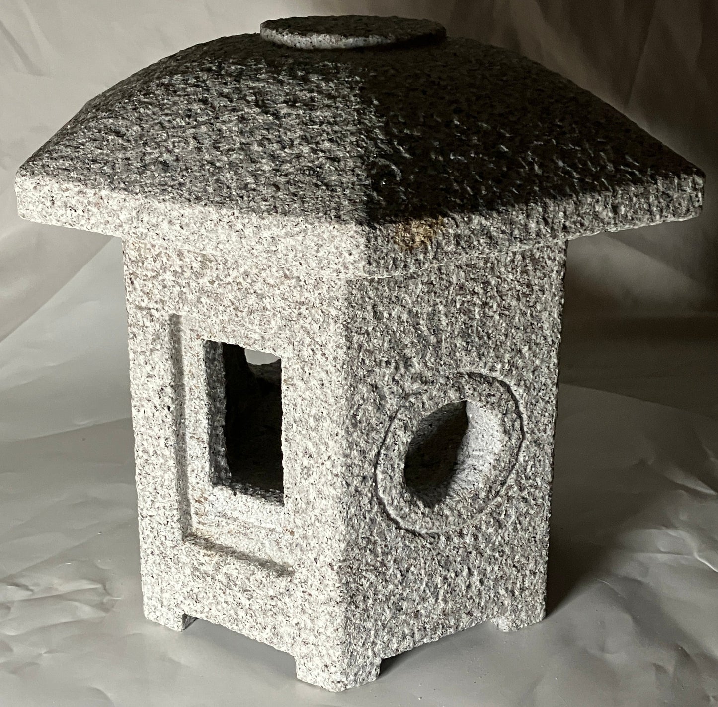 Sunshouan Stone Lantern