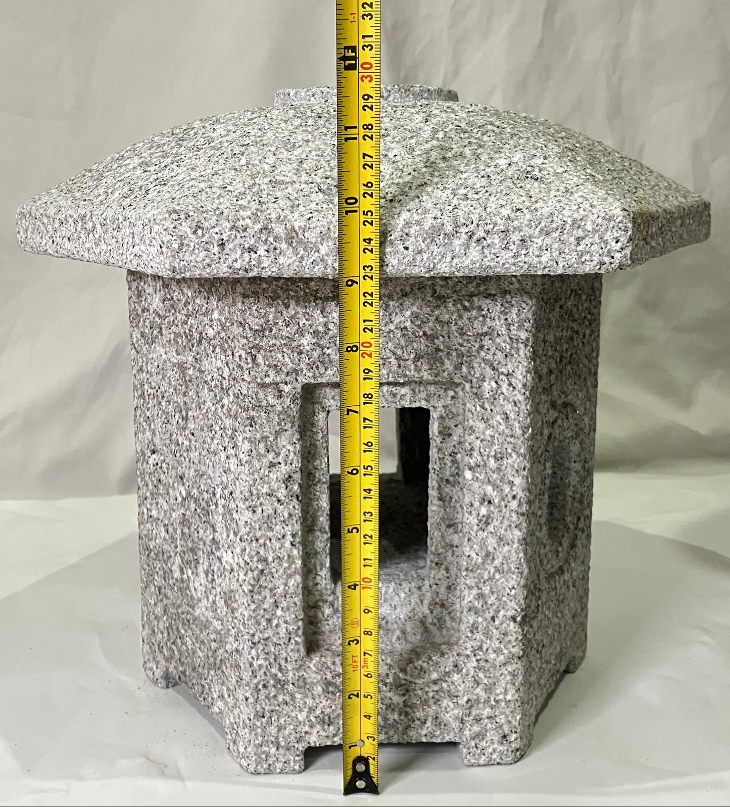 Sunshouan Stone Lantern