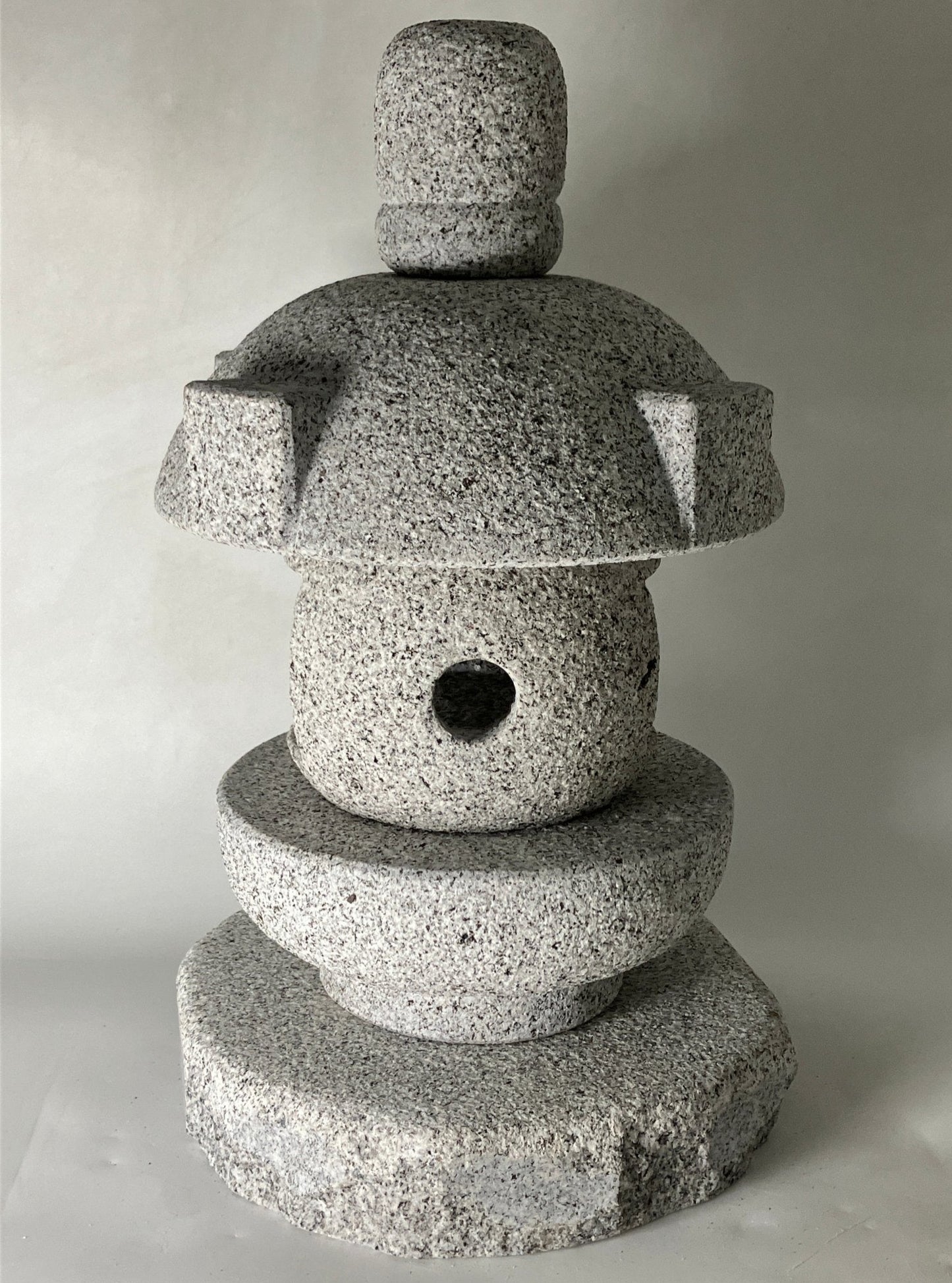 Misaki stone Lantern - japanstones.shop