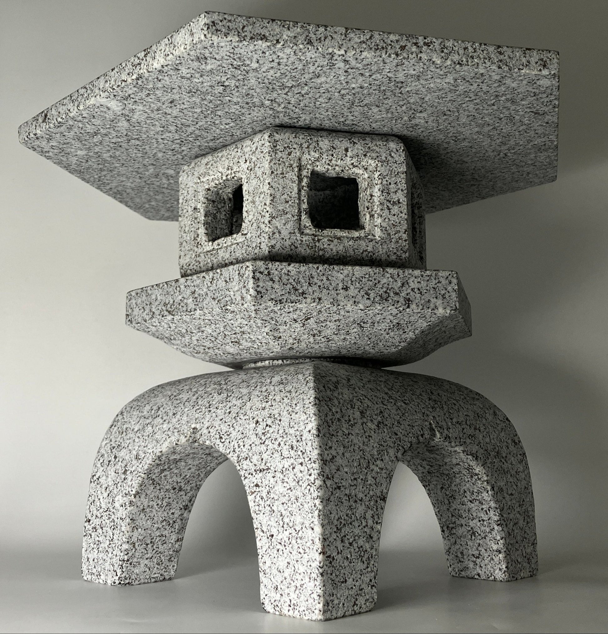 Yukimi Stone Lantern - japanstones.shop