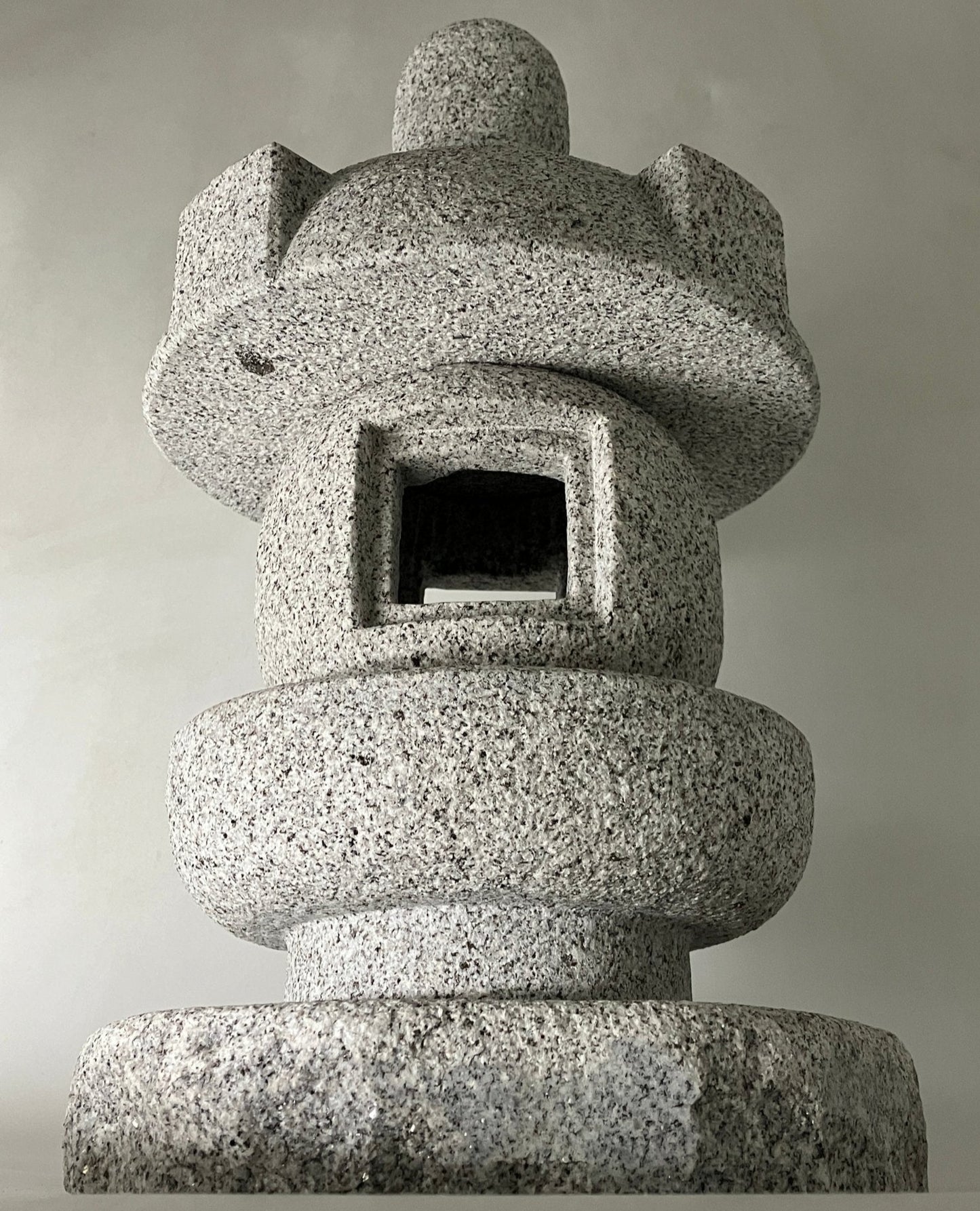 Misaki stone Lantern - japanstones.shop