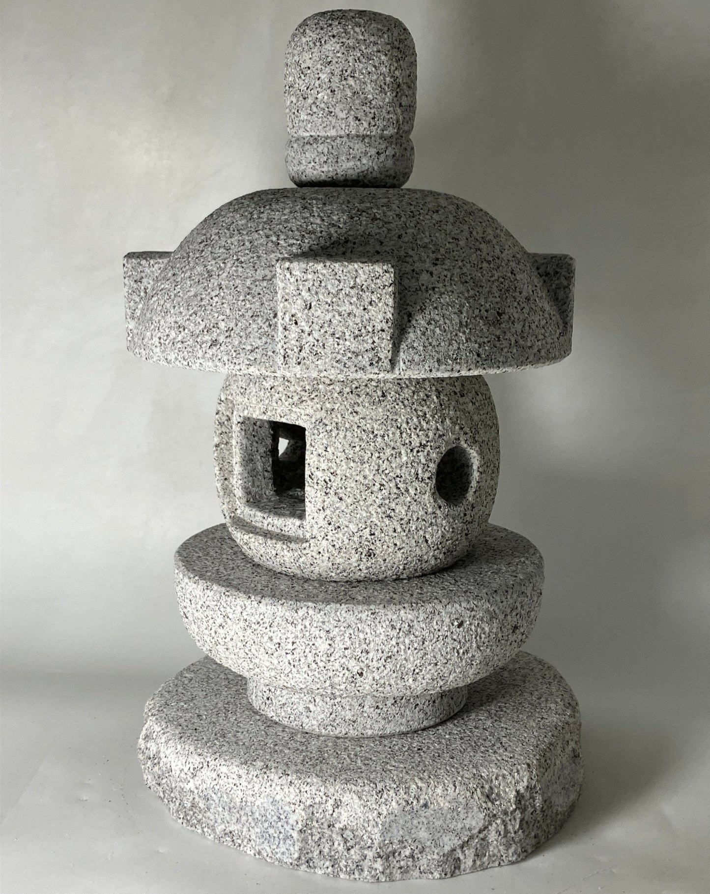 Misaki stone Lantern - japanstones.shop