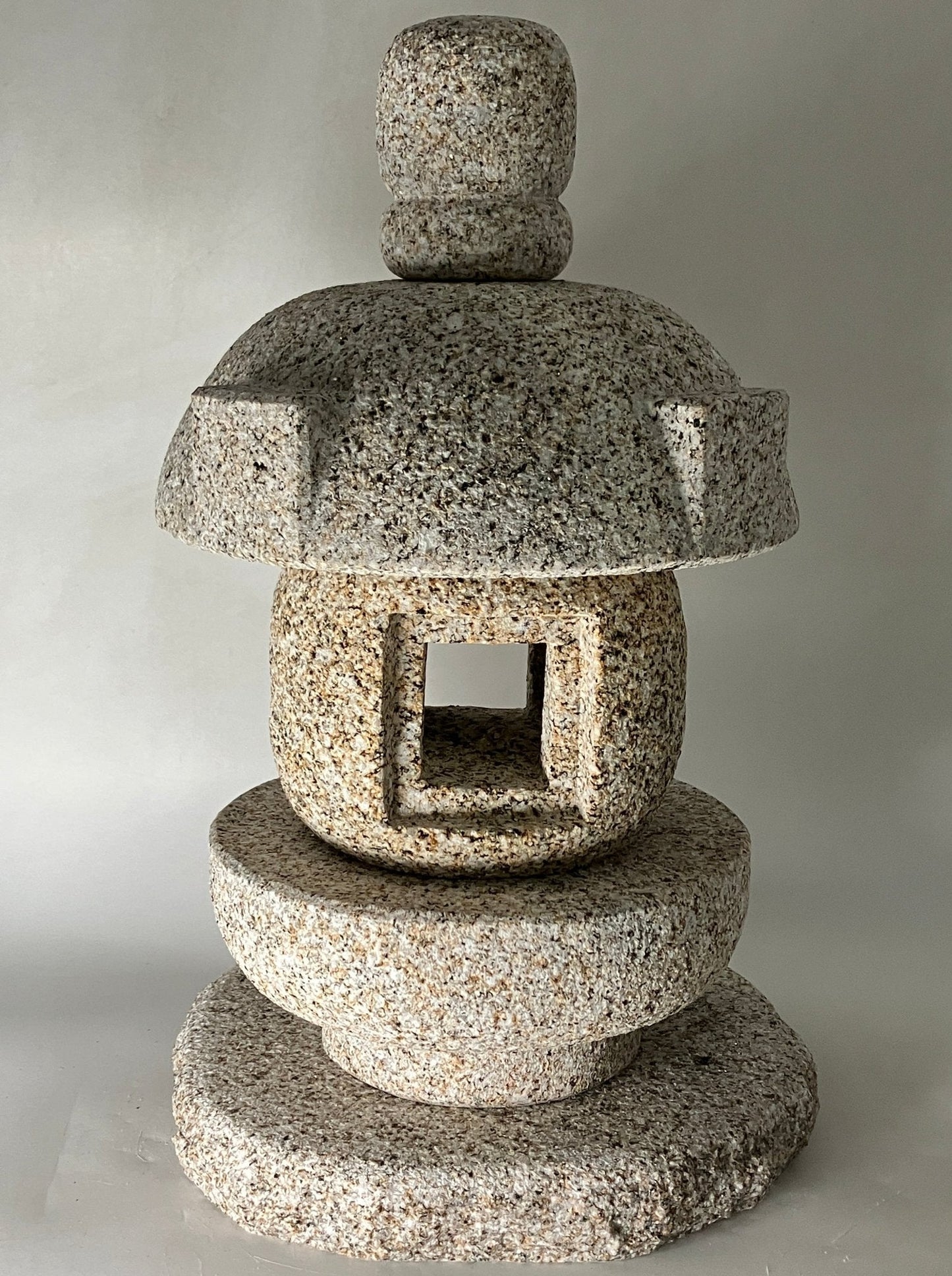 Misaki stone Lantern - japanstones.shop