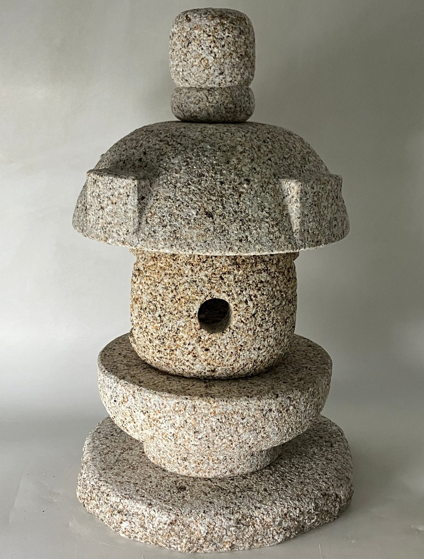 Misaki stone Lantern - japanstones.shop