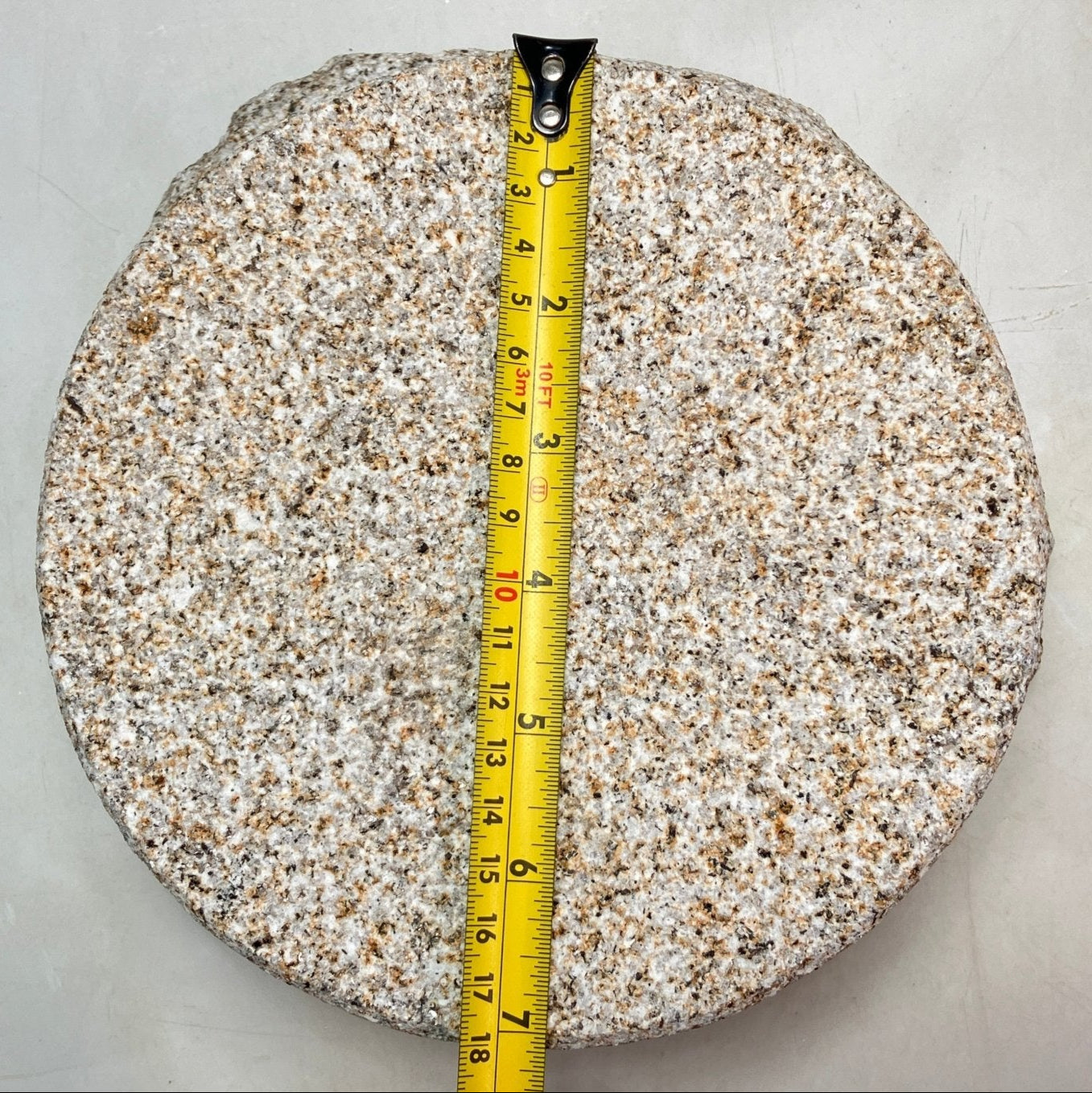 Misaki stone Lantern - japanstones.shop