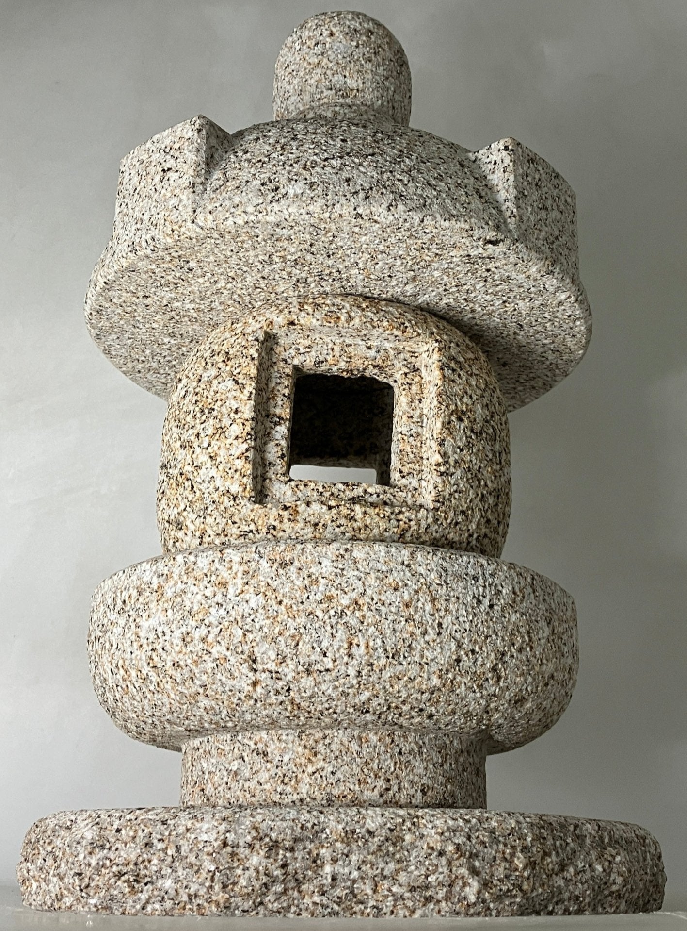 Misaki stone Lantern - japanstones.shop