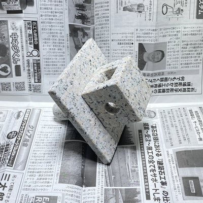 Granite Oribe Stone Lantern Shipped to the United States by DHL from Japan