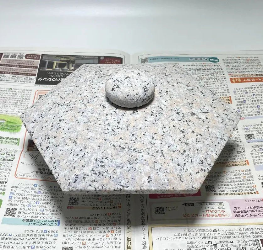 Packing Mini Yukimi Lantern — Switzerland Delivery