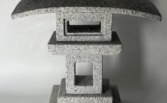 I have shipped the Kanshuji Style Stone Lantern to the United States via UPS.
