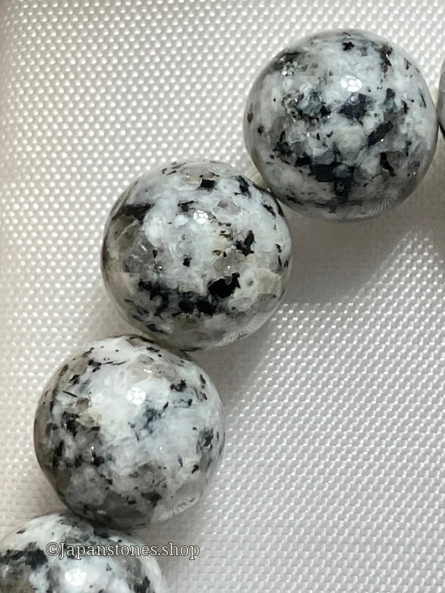 Juzu Meaning — The Spirit of Buddhist Prayer Beads - Japanstones.shop