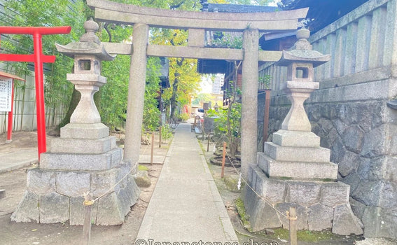 Okazaki, Japan Shrine Visit Report 2025 No.3 Sugou Shrine "A 380-year-old stone lantern"