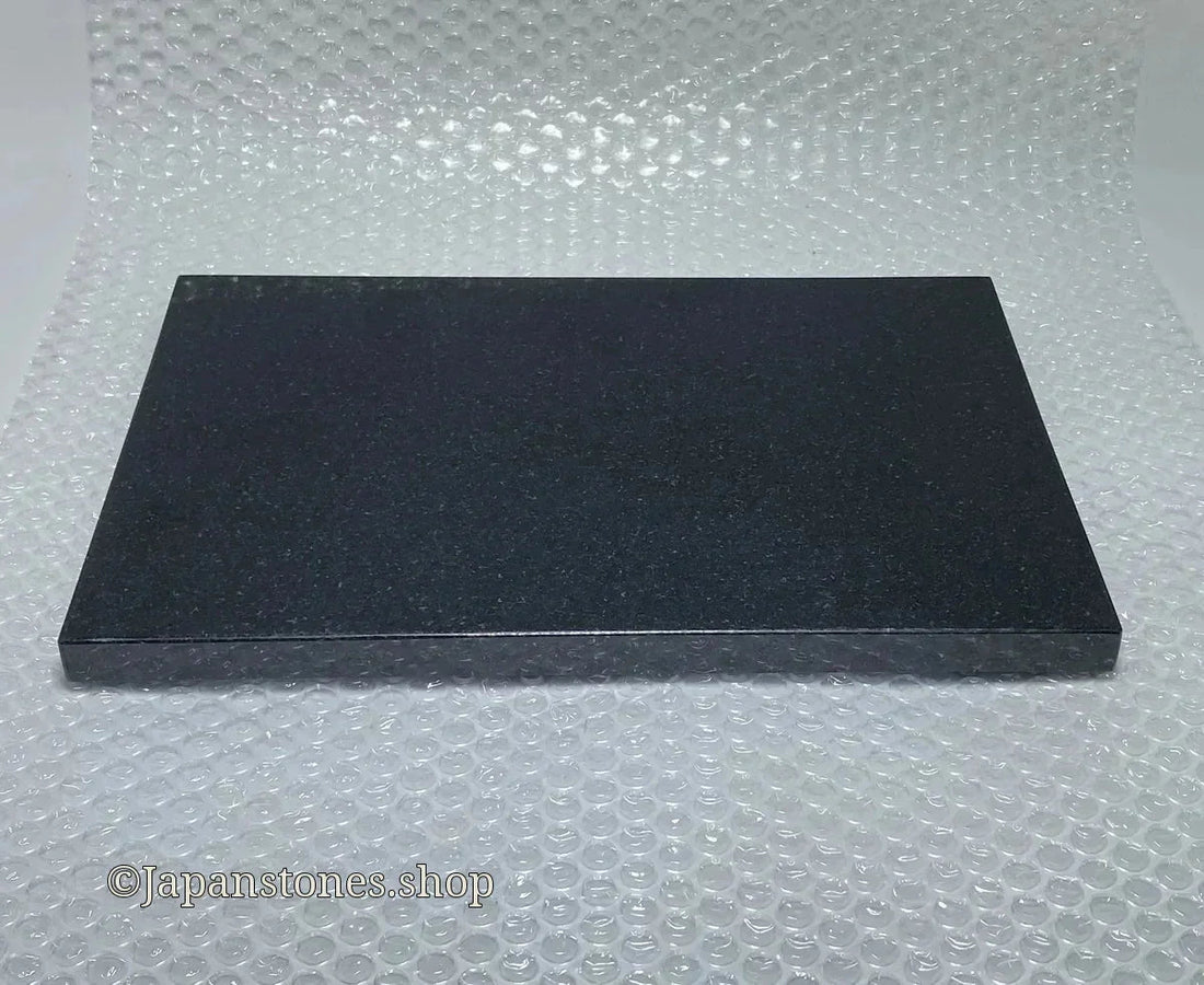 Packing and UPS Shipping a Black Granite Sushi Plate to the USA - Japanstones.shop