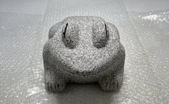 Shipped via UPS to a US customer — a granite stone frog sculpture.