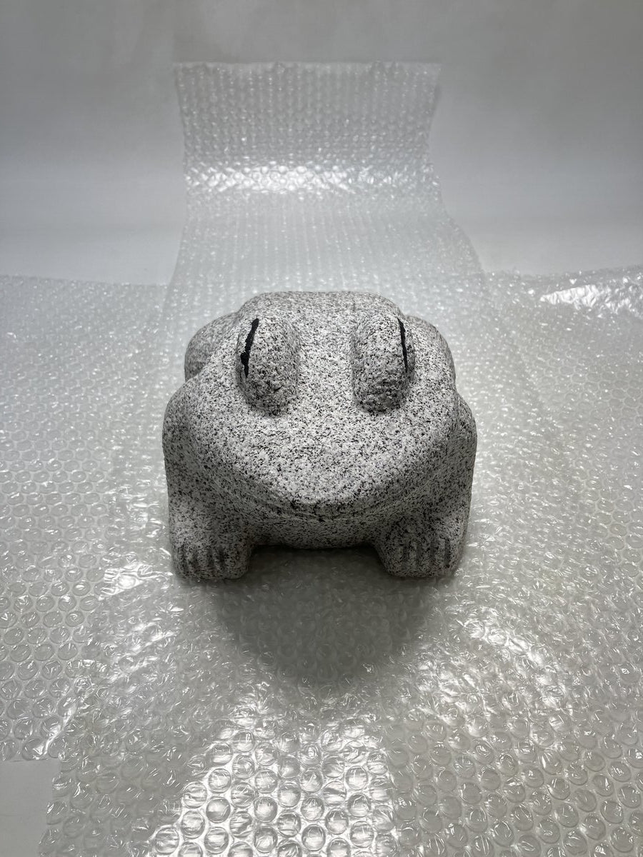 Shipped via UPS to a US customer — a granite stone frog sculpture. - Japanstones.shop