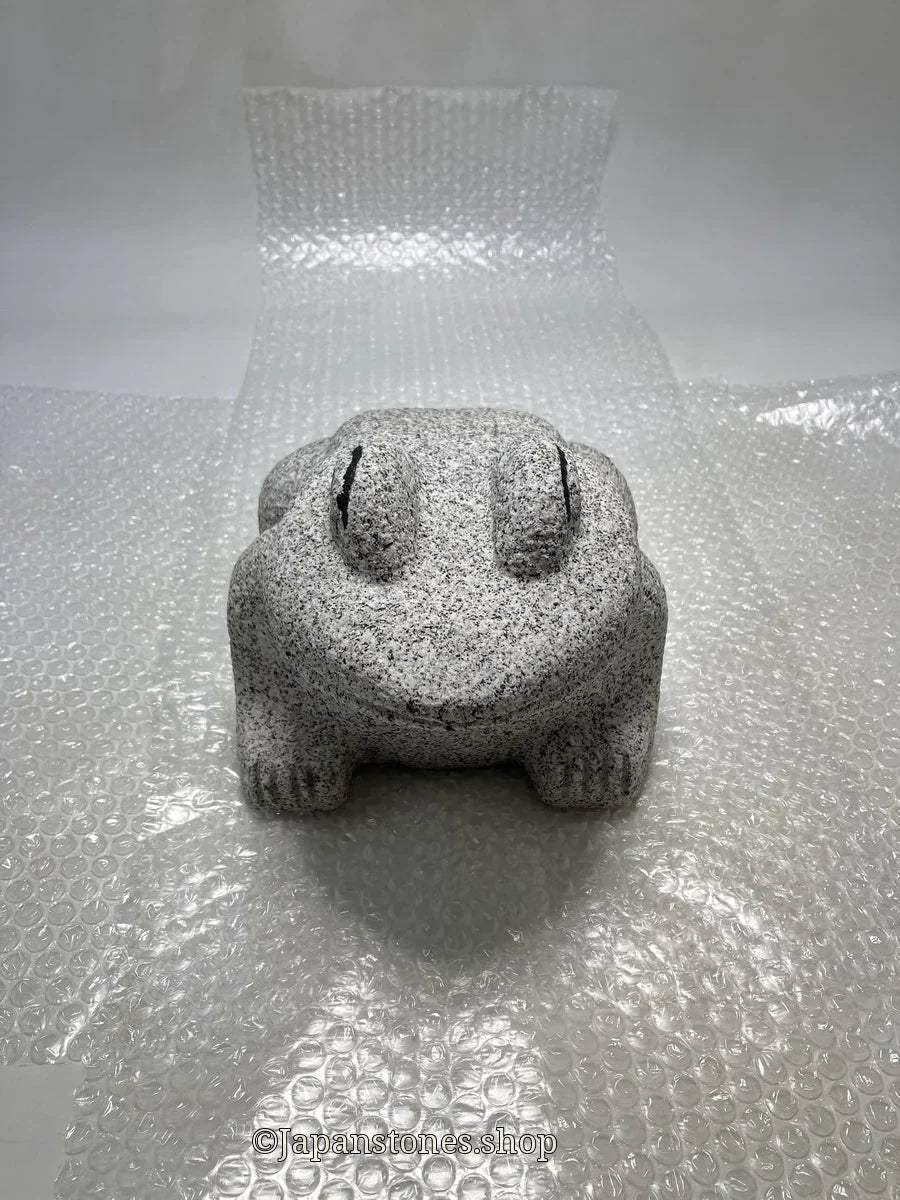Shipped via UPS to a US customer — a granite stone frog sculpture. - Japanstones.shop