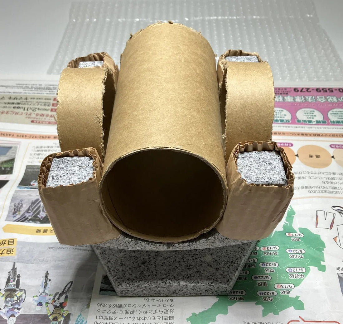 Small Yukimi Stone Lantern Shipped to the US by UPS — Same-Day Dispatch from Japan - Japanstones.shop