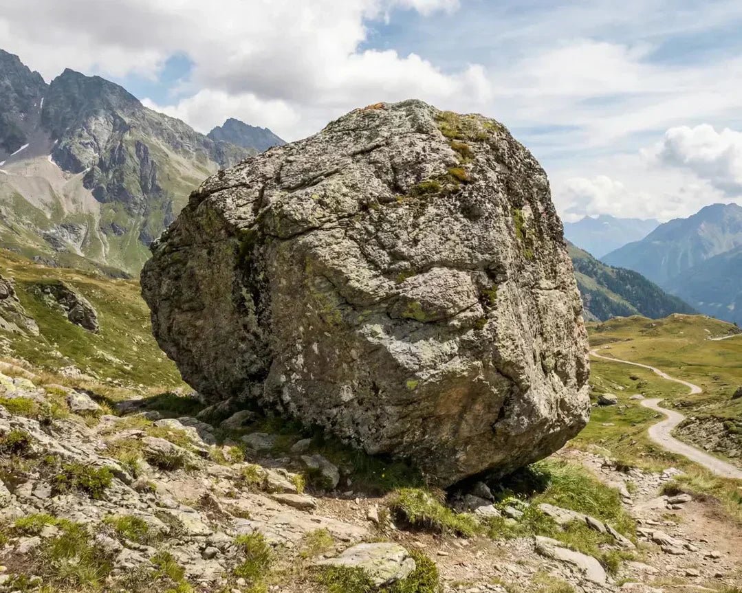 Stone Proverbs No.7 : Other People’s Mountain Stones - Japanstones.shop