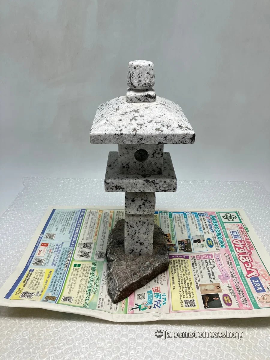We shipped Oribe Stone Lantern to UK via DHL. - Japanstones.shop