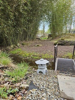 Yukimi Stone Lantern – A Quiet Symbol of Zen in the Japanese Garden
