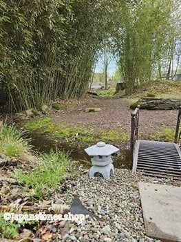 Yukimi Stone Lantern – A Quiet Symbol of Zen in the Japanese Garden
