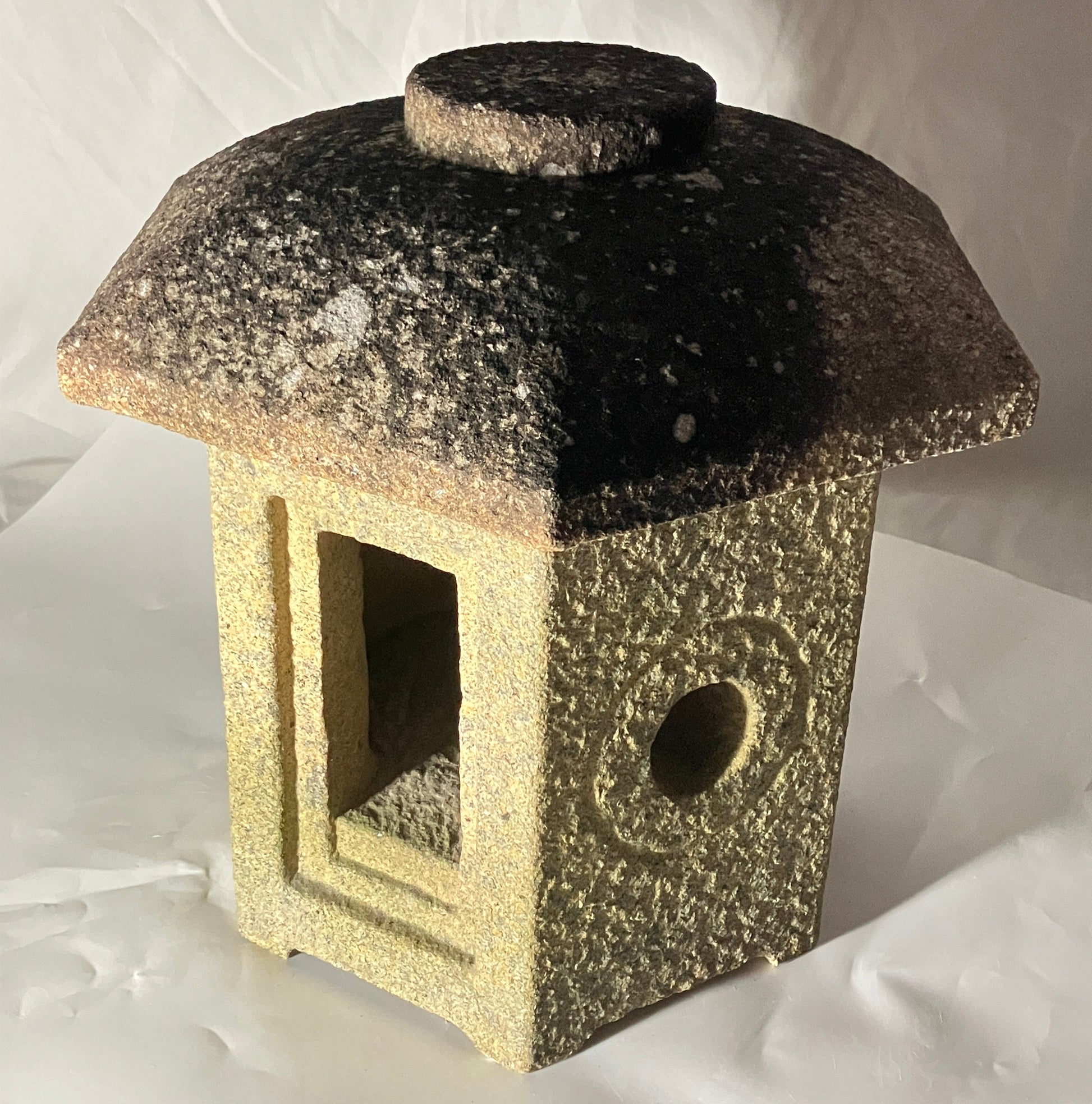 Sunshouan Stone Lantern