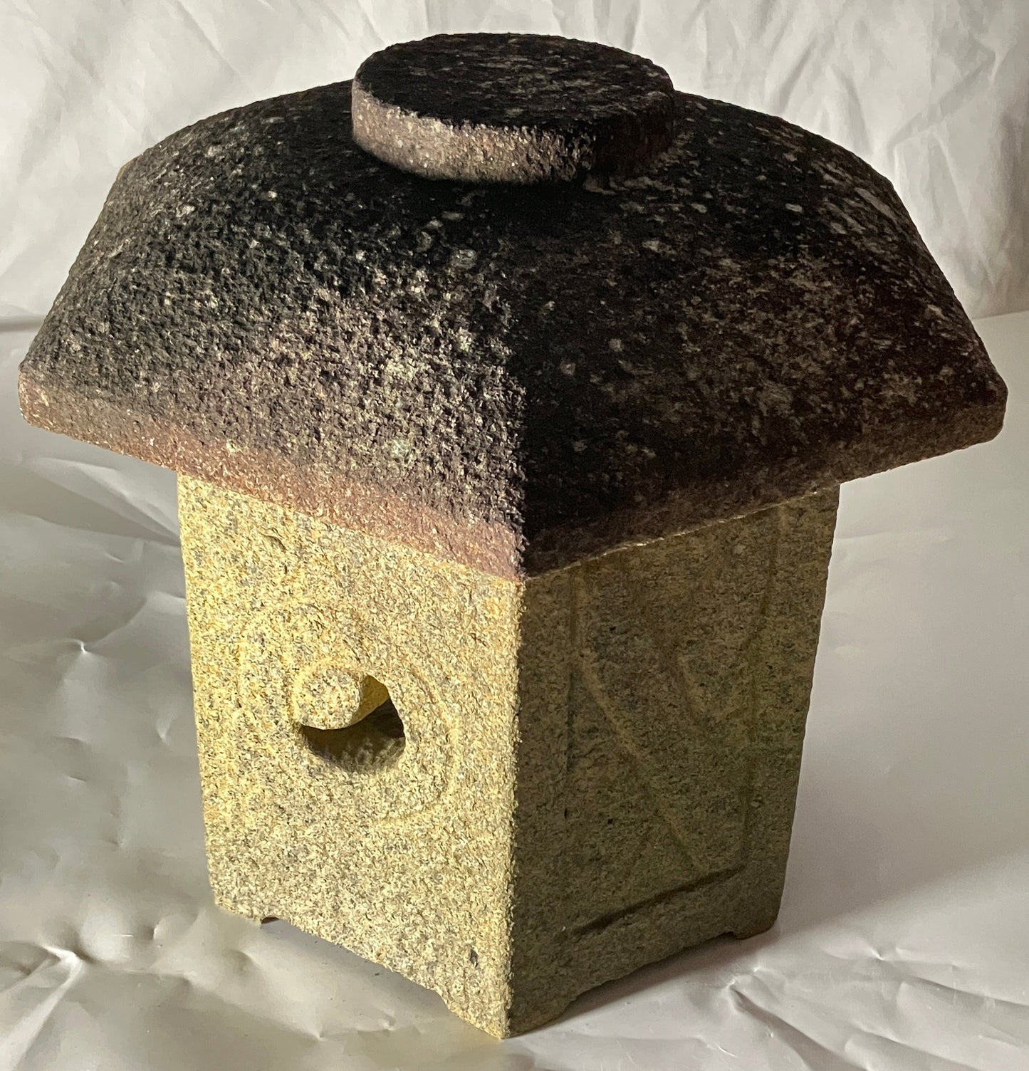 Sunshouan Stone Lantern