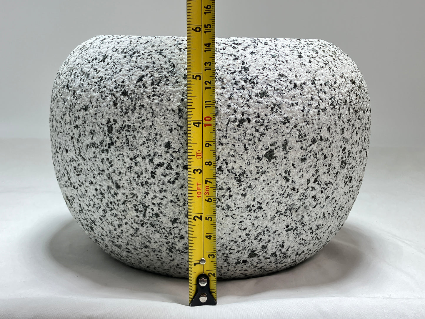 Tetsubin Type Small Granite Stone Water Bowl Chozubachi Japanese Garden Shioyama