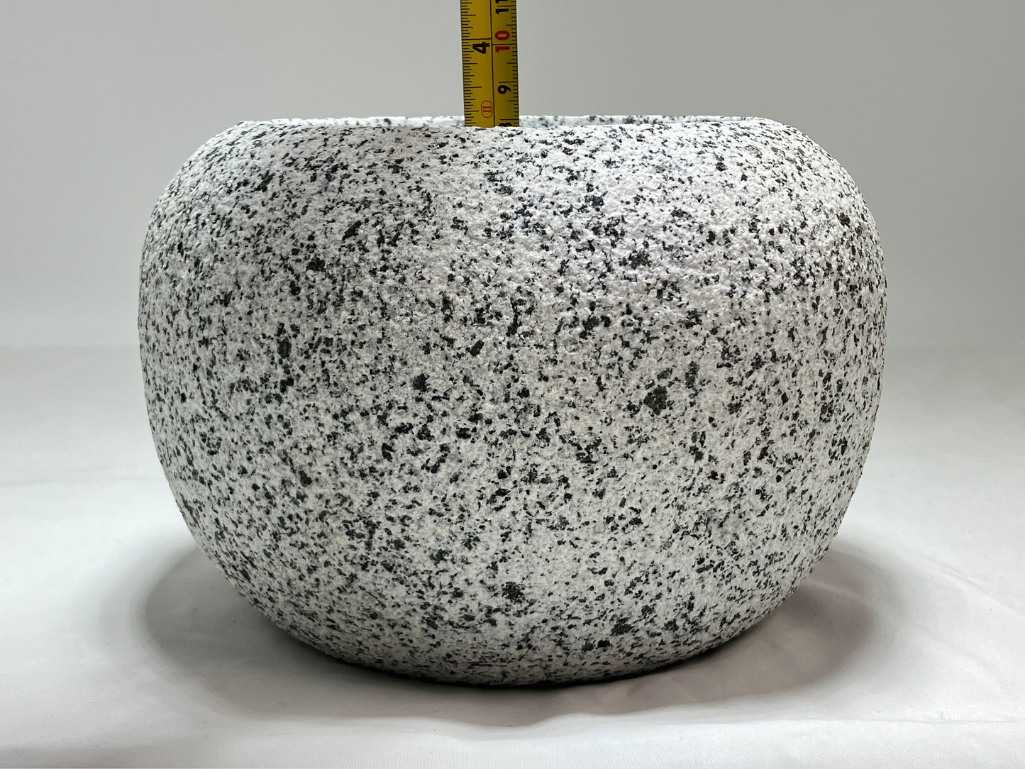 Tetsubin Type Small Granite Stone Water Bowl Chozubachi Japanese Garden Shioyama