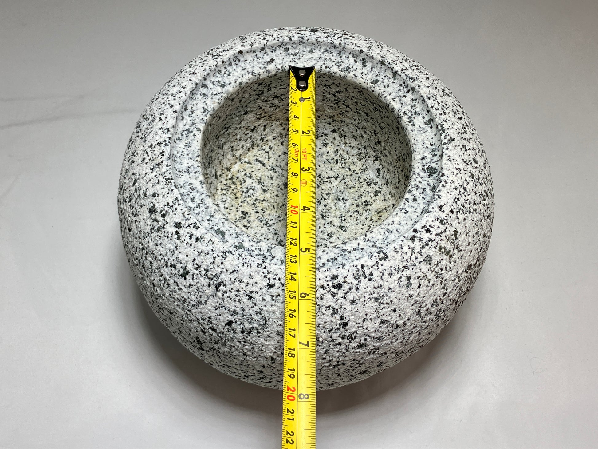 Tetsubin Type Small Granite Stone Water Bowl Chozubachi Japanese Garden Shioyama
