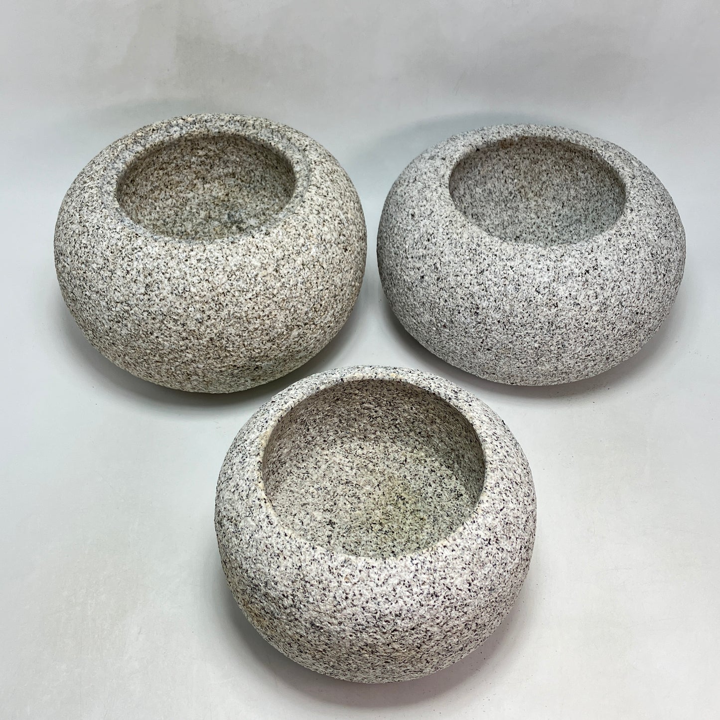 Small Granite Stone Water Bowl 6.6 in Chozubachi Japanese Garden Ornament Statue