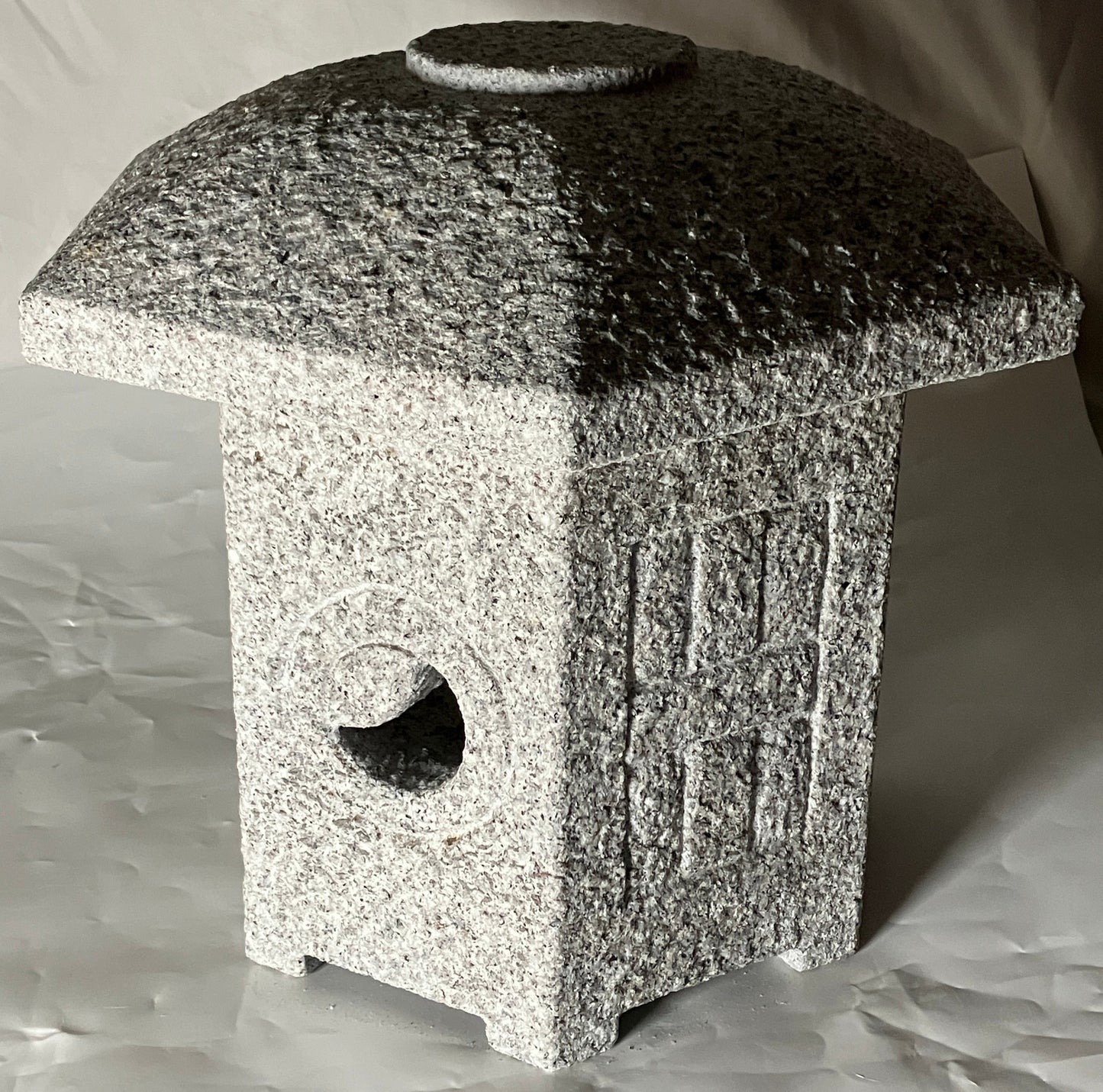 Sunshouan Stone Lantern