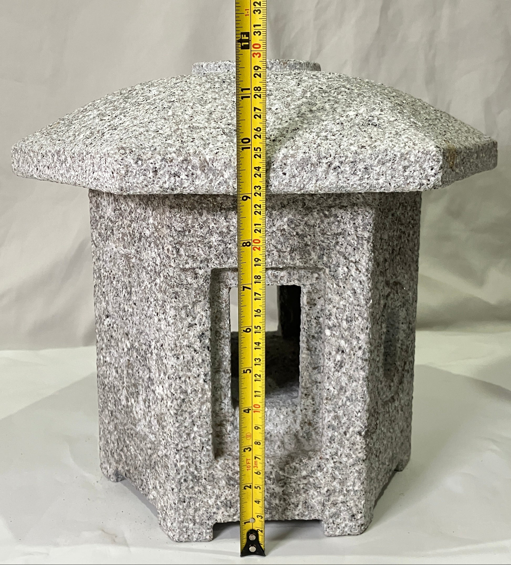 Sunshouan Stone Lantern