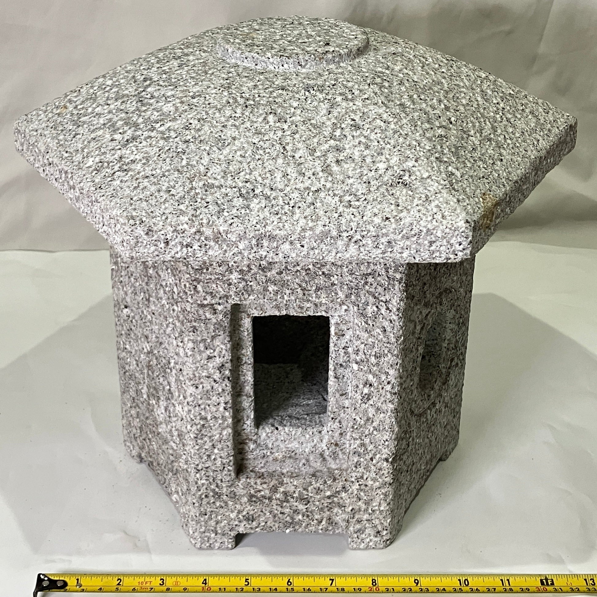Sunshouan Stone Lantern