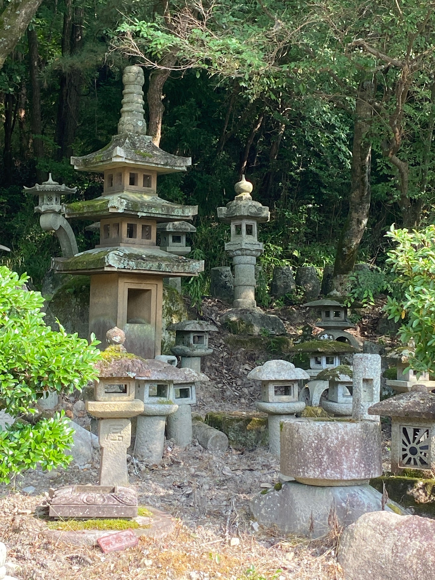 Small Granite Stone Water Bowl 8.6 in Chozubachi Japanese Garden Ornament Statue