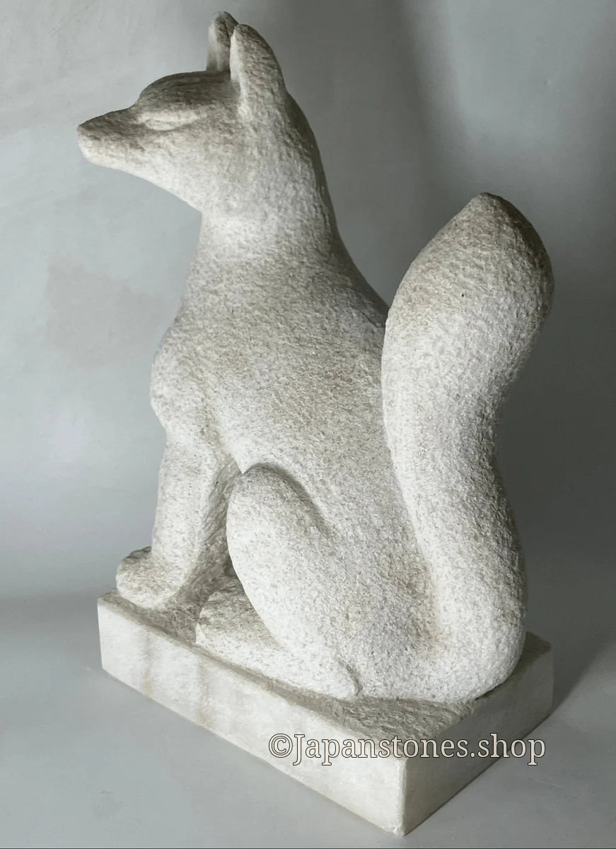 White fox Inari statue, Japanese kitsune guardian, Italian marble, front view — photo 17 of 25
