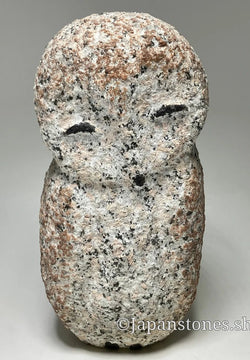 Japanese Mini Owl Statue – Mannari Stone Sakura Mikage Granite, Hand-Carved in Japan