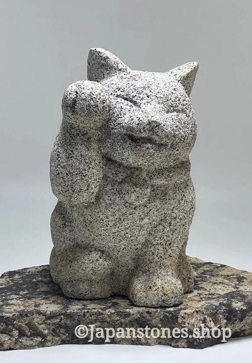Japanese Granite Maneki Neko Lucky Cat Statue | Hanazawa Kome Stone