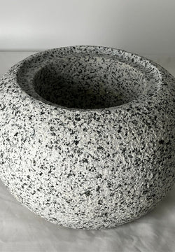 Tetsubin Type Small Granite Stone Water Bowl Chozubachi Japanese Garden Shioyama