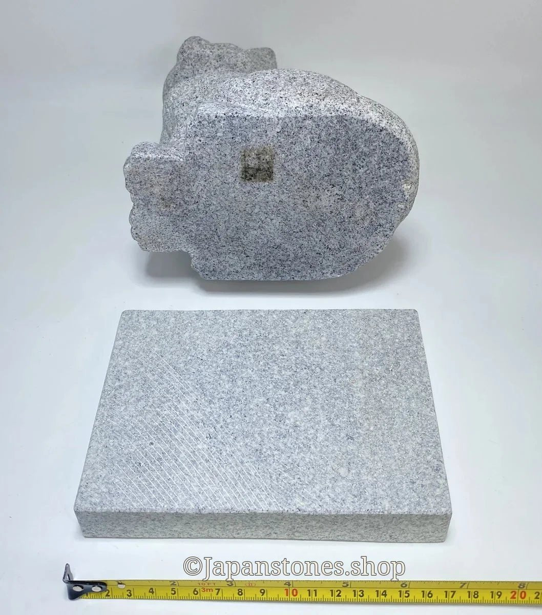 Hand-Carved Japanese Granite Sitting Cat Statue | Hanazawa Kome Stone — product photo 9 of 23