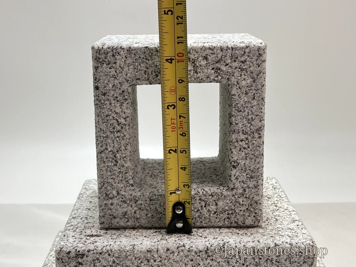 Stone Lantern Kanshuji — photo 18 of 35