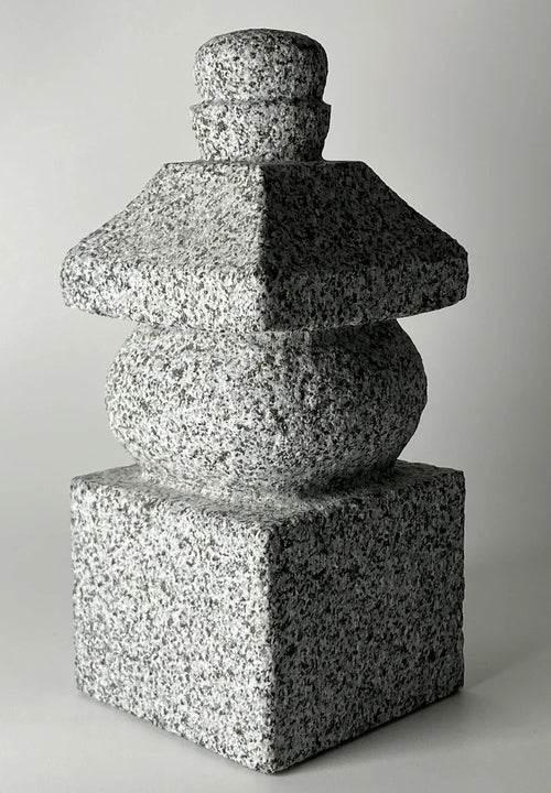 5.5 in One-Piece Gorinto – Japanese Granite Five-Element Pagoda for Zen Gardens