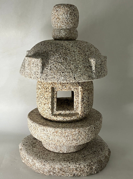 Misaki stone Lantern - japanstones.shop