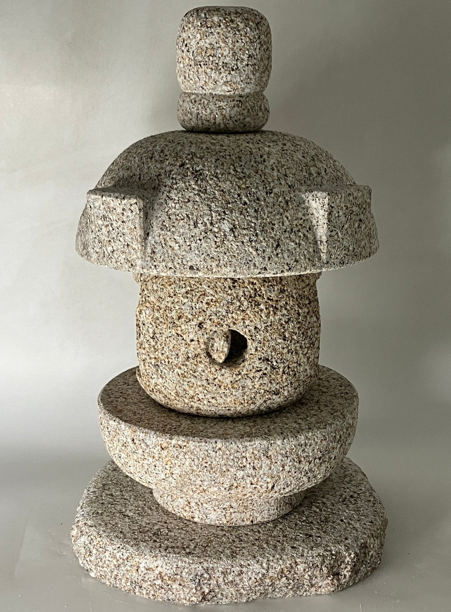 Misaki stone Lantern - japanstones.shop