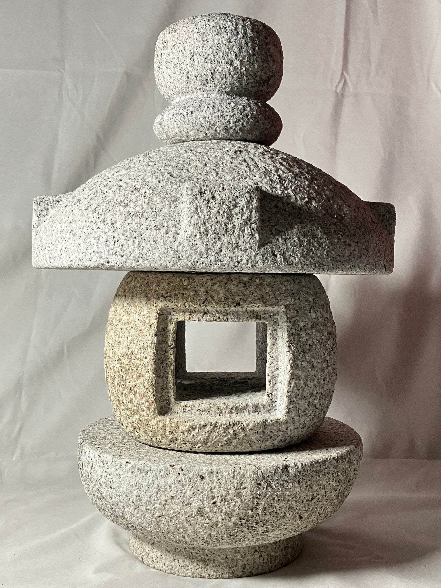Misaki Stone Lantern - japanstones.shop