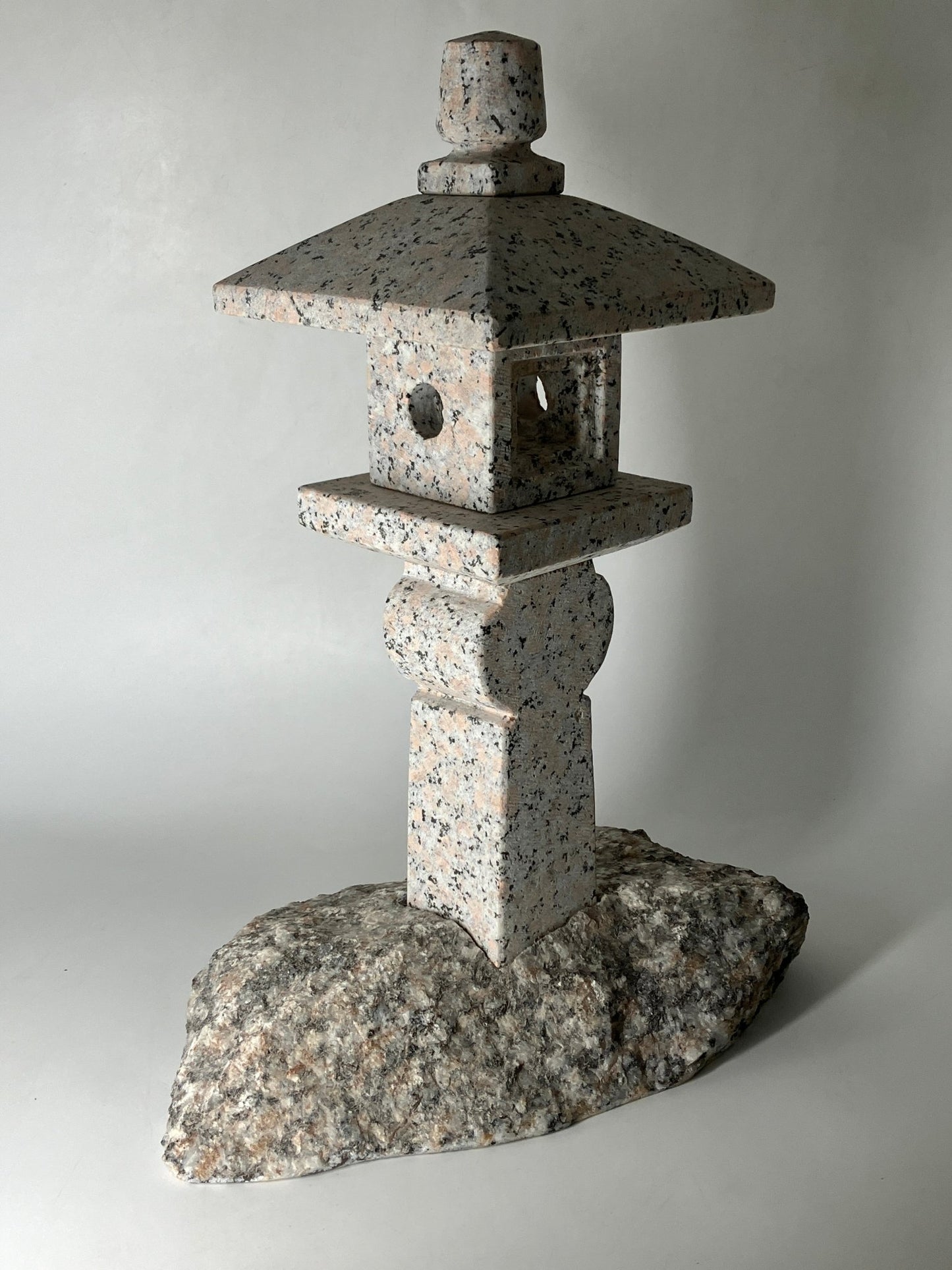 Oribe Stone Lantern - Japanstones.shop